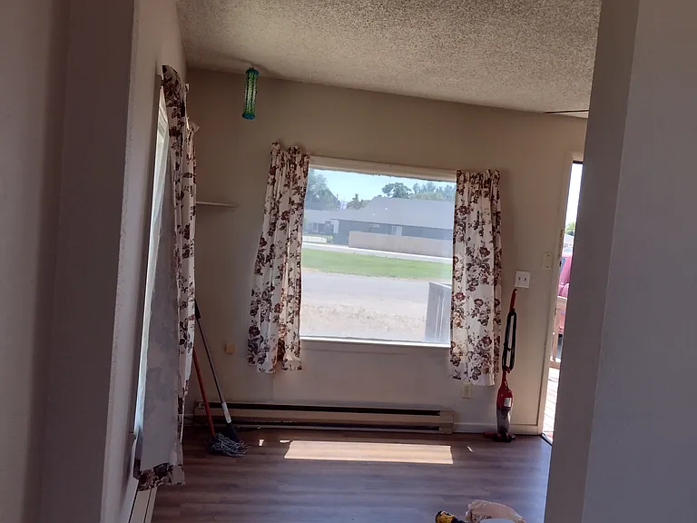 112 W Colorado Ave — Photo 3