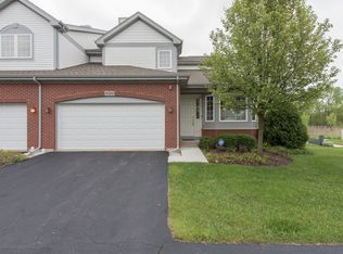 6320 Cunningham Ct, Gurnee, IL 60031