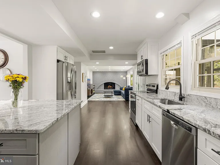 1205 Windermere Ct — Photo 14