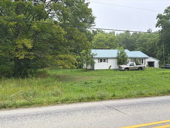 3rd image of 460 District Rd