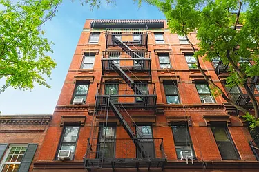 54 Barrow Street in West Village