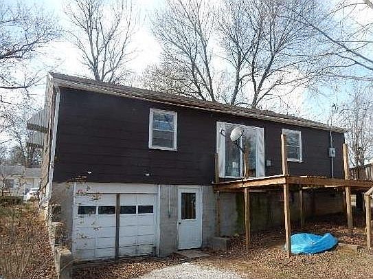 2nd image of 106 Lakeview Dr