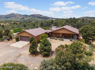 17495 W Ravens Nook, Peeples Valley, AZ 86332