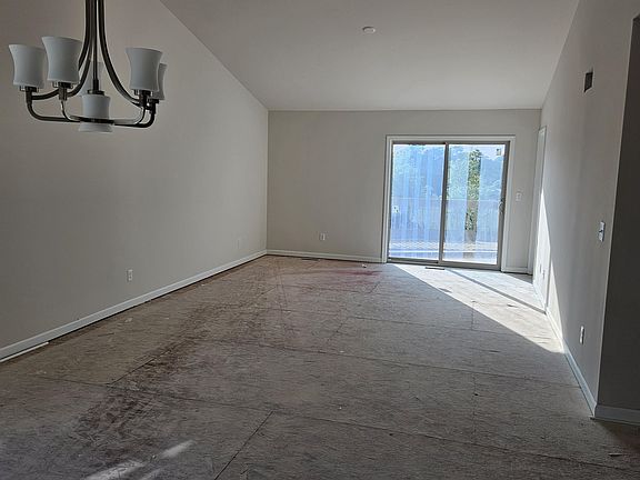 4th image of 7260 Rolling Hills Ln #1