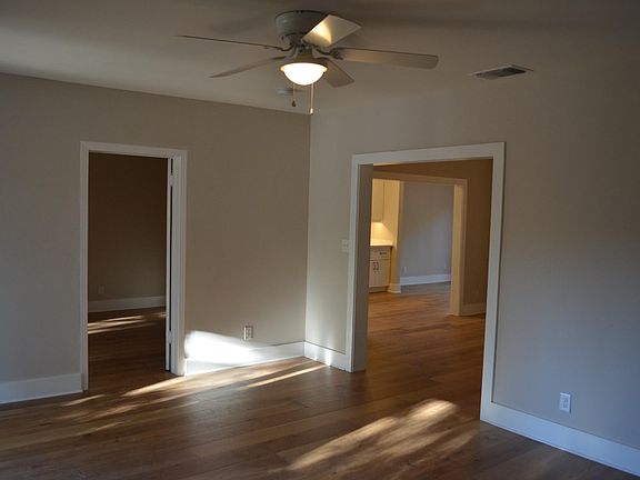 2nd image of 614 E Guenther St