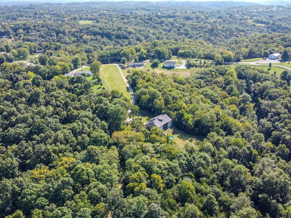 15538 Gardnersville Rd, Demossville, KY 41033