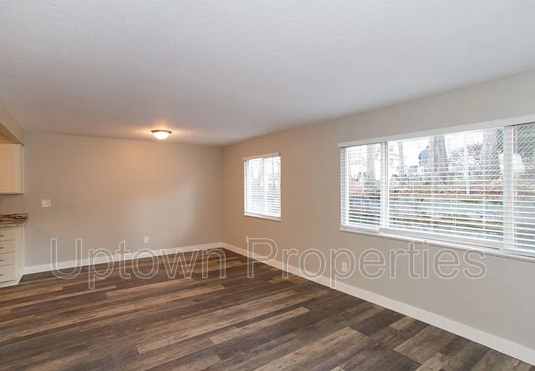 2602 NE Lombard St — Photo 18