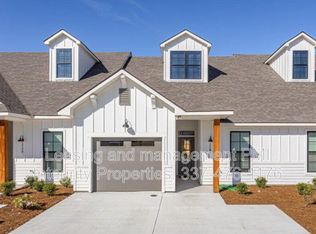 108 Foster Grove Dr, Youngsville, LA 70592