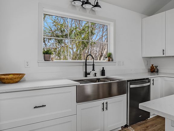 Sink includes filtered water