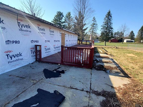 5th image of 15726 W Grand River Ave