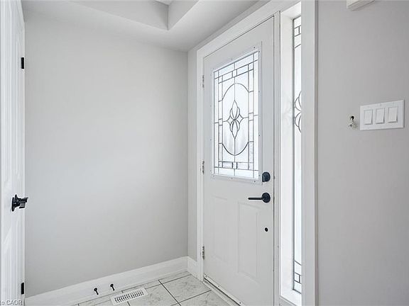 4th image of 5449 Rochelle Way