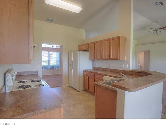 5th image of 1305 NE 4th Ave