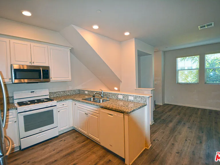 14107 W Birch Ln — Photo 11