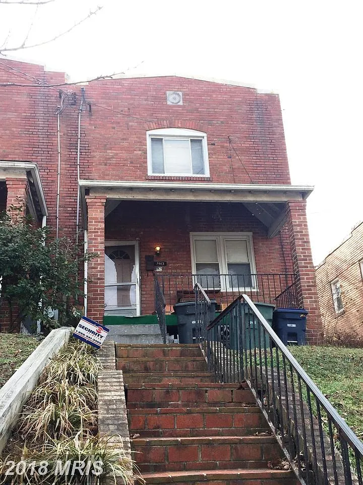2913 N St SE photo 1