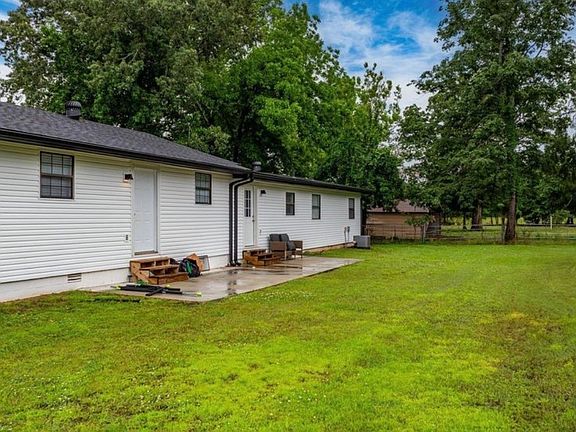 2nd image of 30 Center Rd Unit A