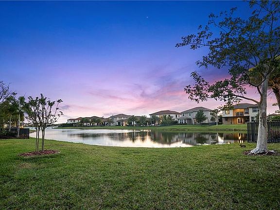 2nd image of 9001 Lakeview Pl