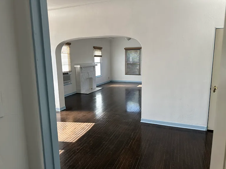 6138 1/2 Saturn St — Photo 5