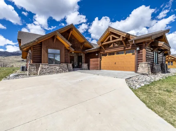 79 Winchester Dr #1, Cody, WY 82414