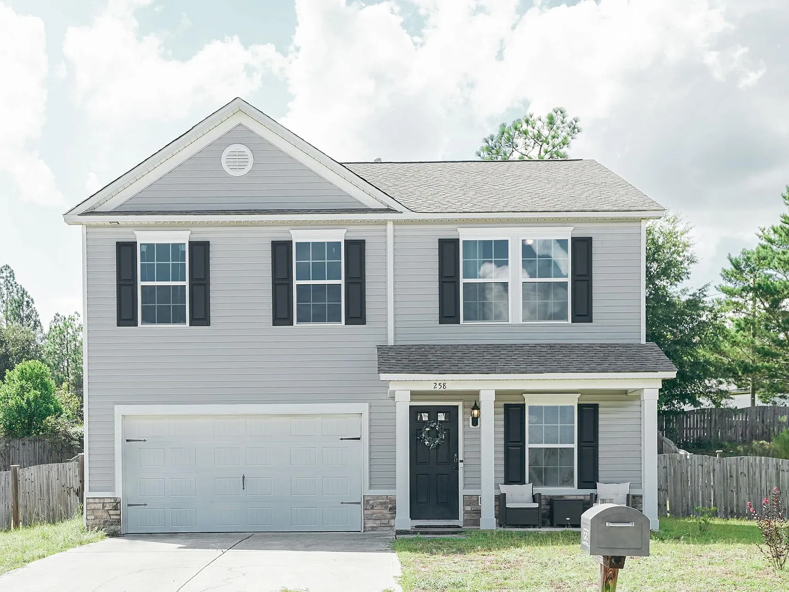 5 bed, 2272 sqft, $2,500 — Photo 1