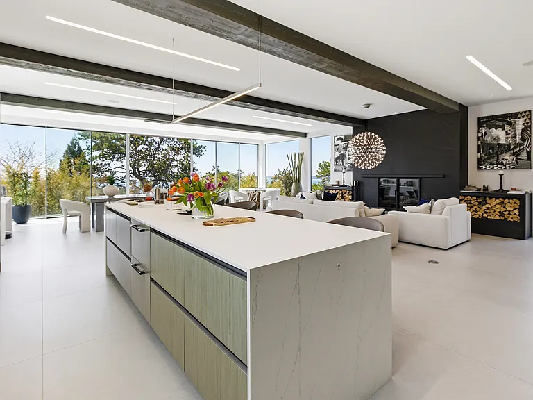 Southway Dr — Photo 17