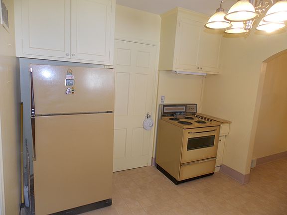 5th image of 2062 Saint Anthony Pkwy