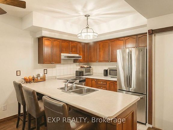 3rd image of 760 Lawrence Ave W #132