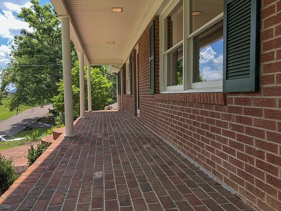 3rd image of 2116 Beechnut Dr