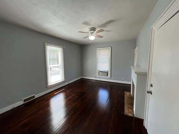 3rd image of 124 E 6th Ave #3