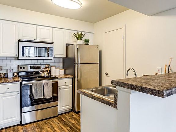 2nd image of 1245 Fordham Dr #30-303