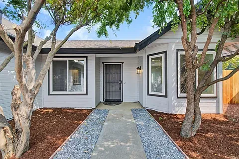 332 Serrano Ct — Photo 2