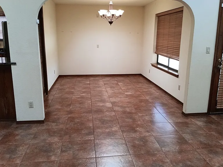 9612 Peralta Rd NE — Photo 6