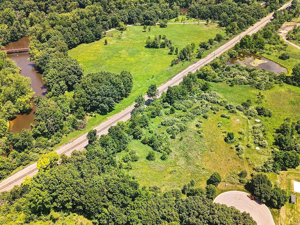 6894 Bridgewood Hills Dr, Dexter, MI 48130 | Zillow