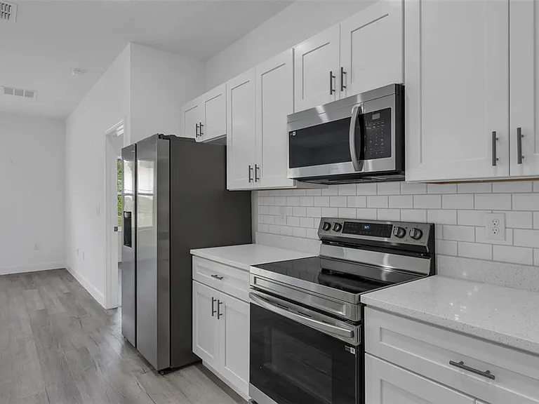 2211 SW 153rd Pl — Photo 9