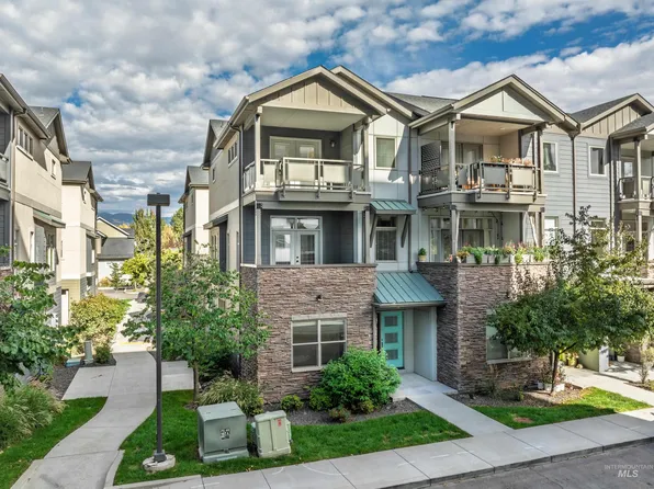 4230 N Freeride Ln, Garden City, ID 83714