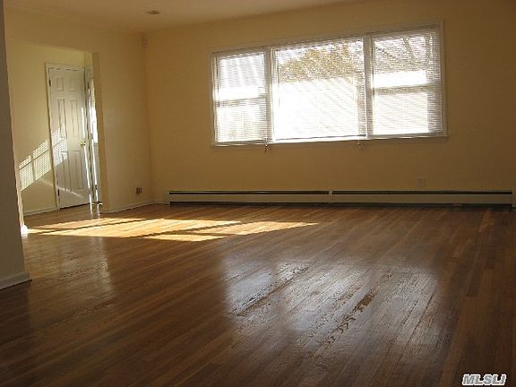 5th image of 843 Park Ave