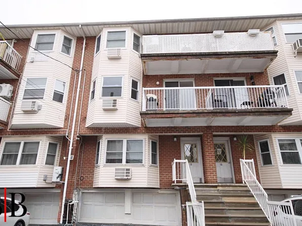 18 Cove Lane image 1 of 17
