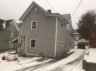 49 Park St, Gloversville, NY 12078