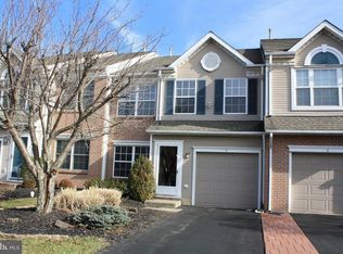 5 Sparrow Walk, Newtown, PA 18940