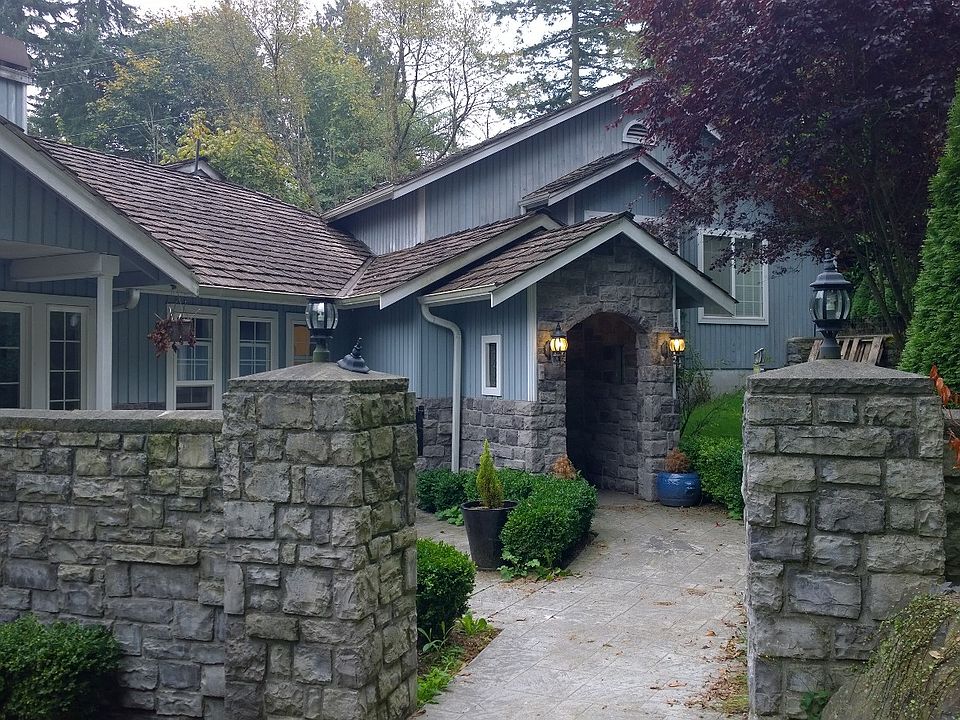 1st image of 13353 NE 61st St