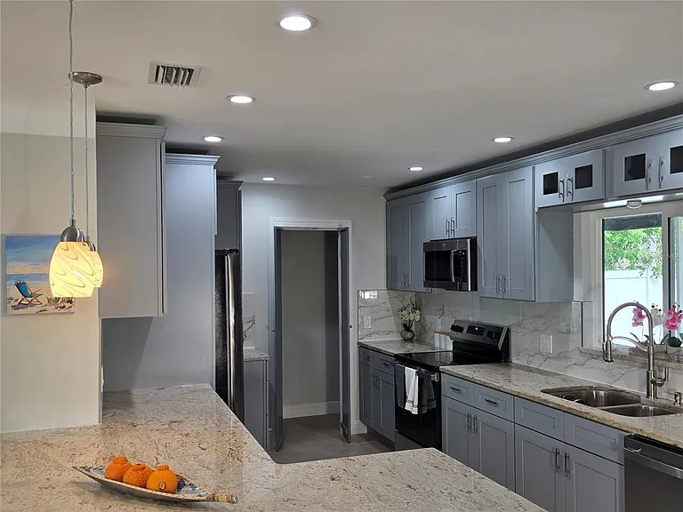 3435 Overlook Dr NE — Photo 9