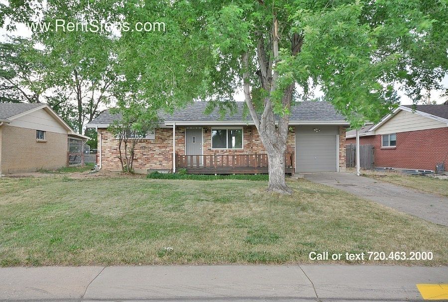 1st image of 858 Hemlock Way
