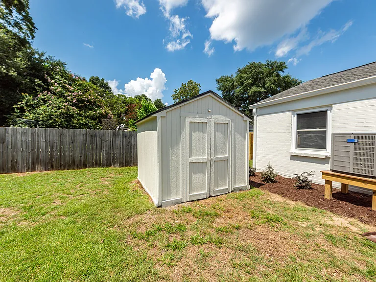 17 Vincent Dr #B — Photo 14