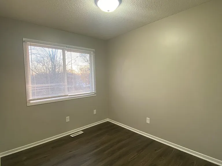 1549 E Pleasant View Dr — Photo 9