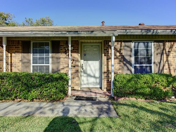 2nd image of 407 Live Oak Dr