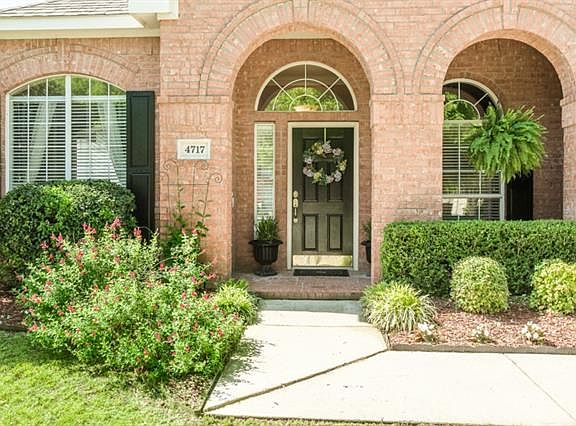 2nd image of 4717 Bellflower Way