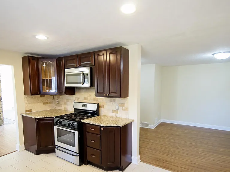 13331 Caves Rd — Photo 9
