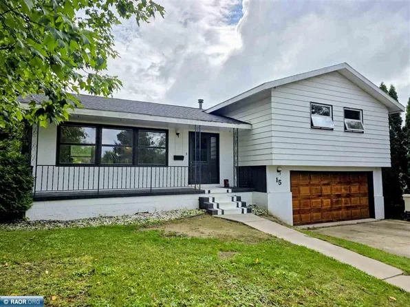 15 11th St NW, Chisholm, MN 55719