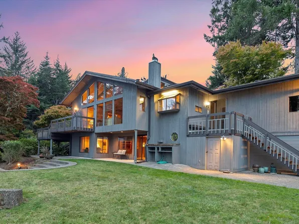 2132 NE Lake Dr, Lincoln City, OR 97367