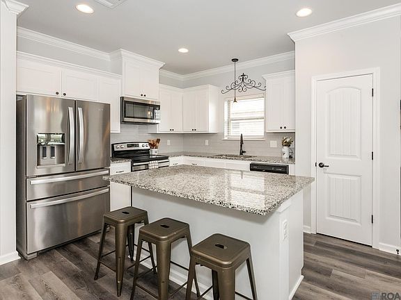 3rd image of 7037 Easy St