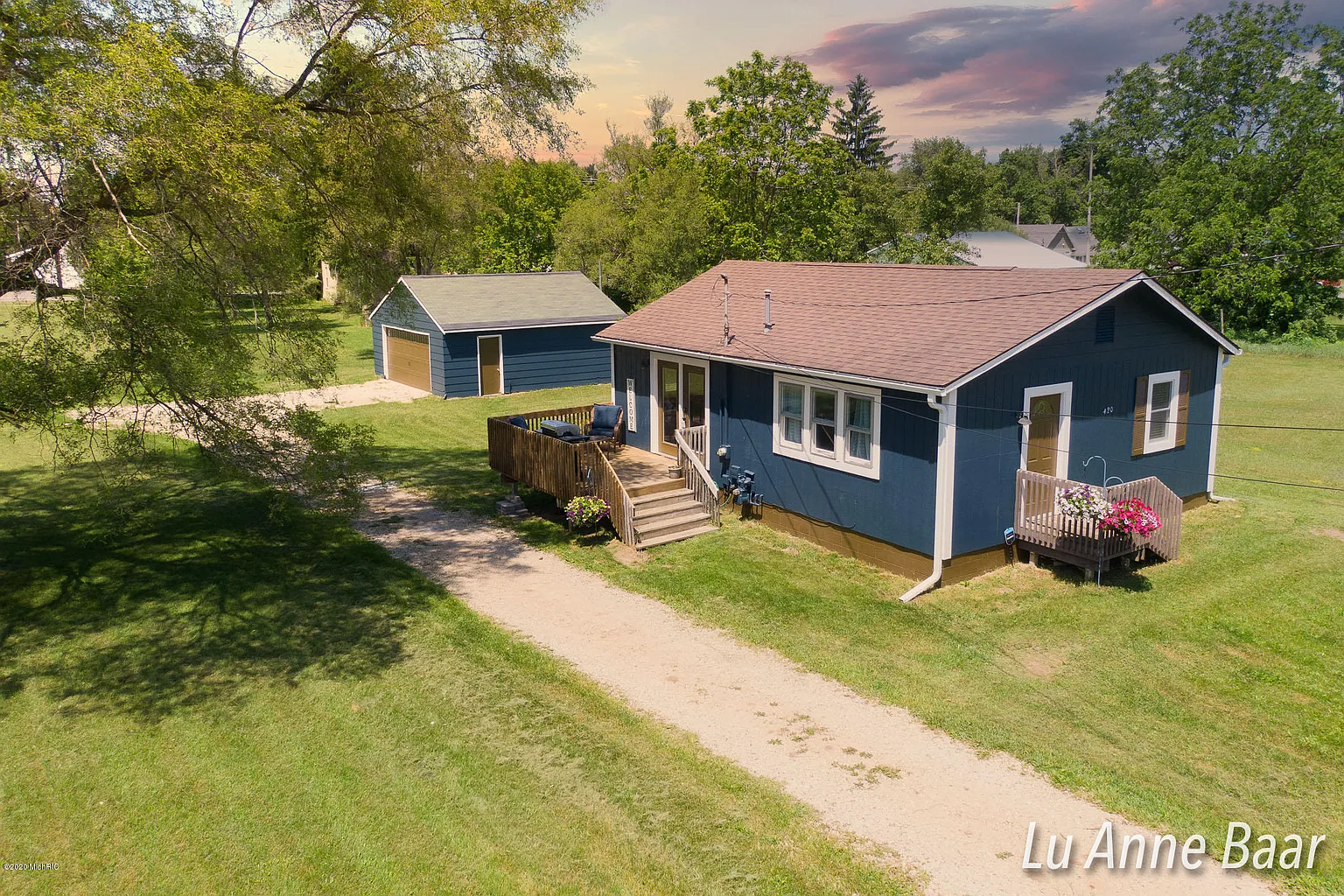 420 Willow St photo 1